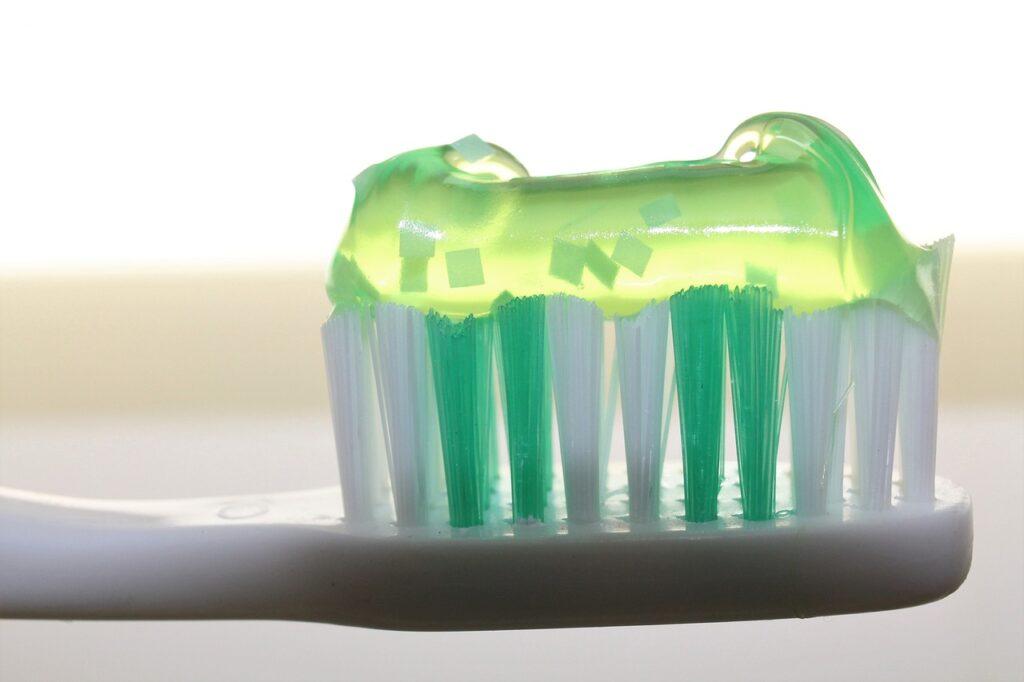 Die richtige Menge macht's: So viel Zahnpasta brauchen Sie wirklich auf zahnpasta-tests.de